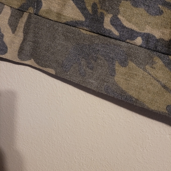 Lazy Sundays Camo Sweatshirt - Picture 6 of 11